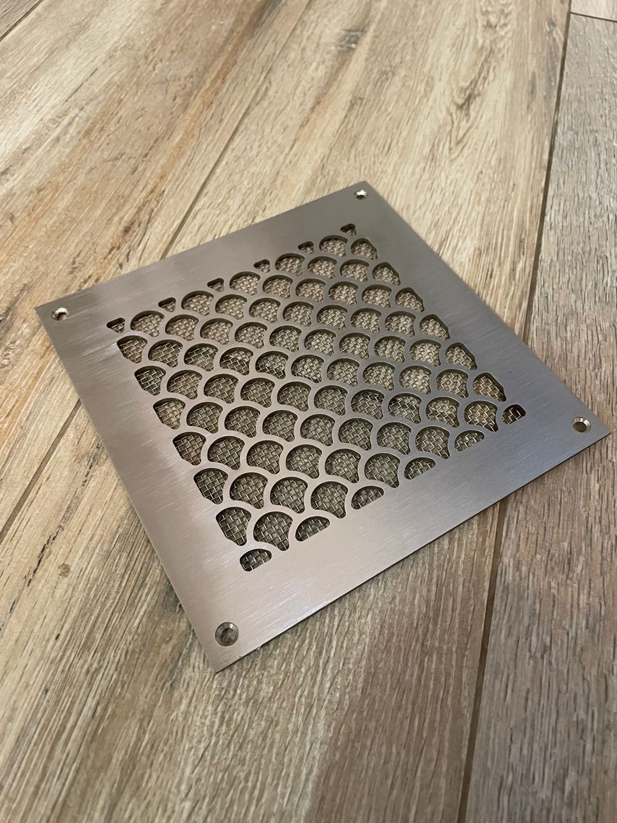 Вентиляционная решетка из нержавеющей стали NR 03 150х150