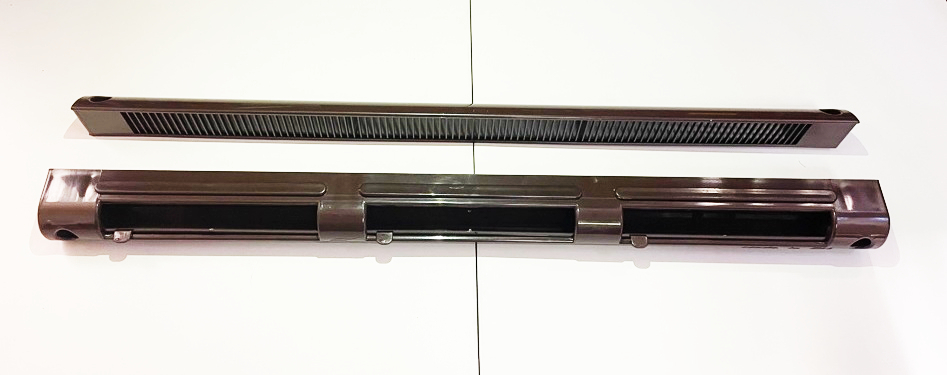 Оконный приточный клапан Ventec VT 123 RAL 8017 с контролем потока воздуха